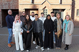 Die ausgezeichneten Schülerinnen und Schüler mit Ihren Lehrkräften